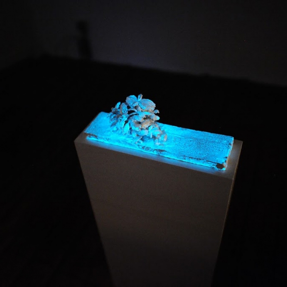 light-installation ceramic sculpture glow-in-the-dark