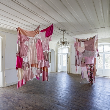 textile - walls - pink - clothes